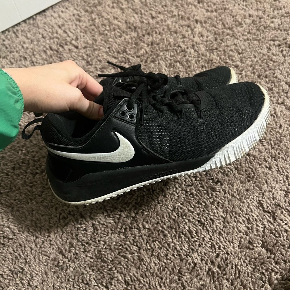 Nike Women’s Zoom Hyperace 2 Shoe Black and White